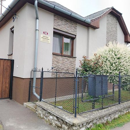 Kaptarko Apartmanhaz Demjén エクステリア 写真