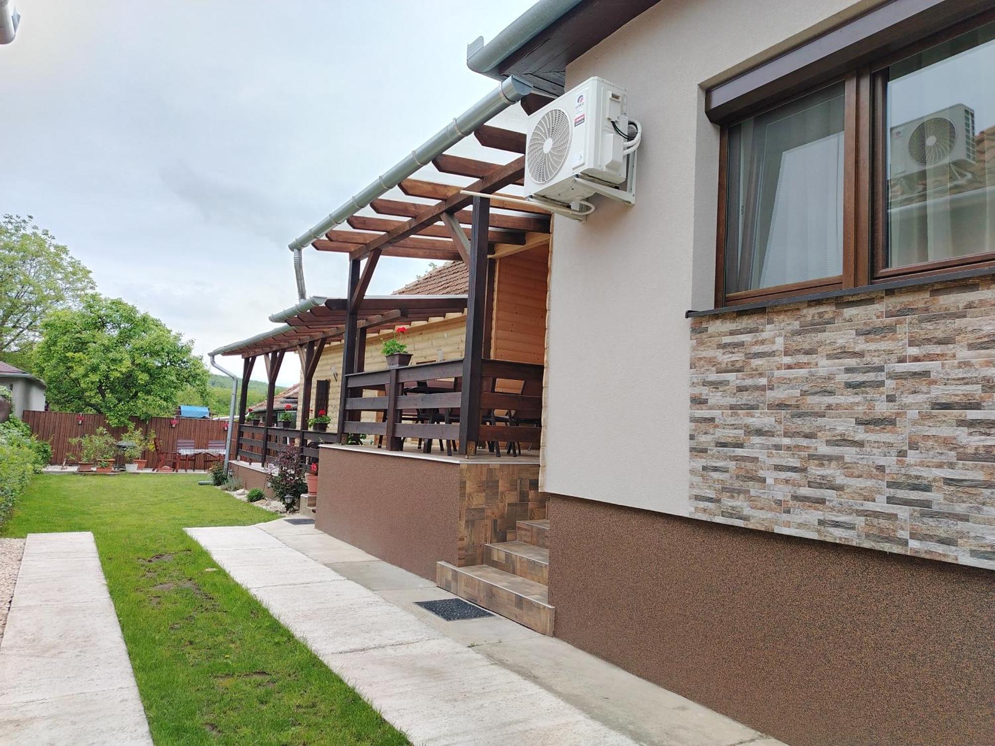 Kaptarko Apartmanhaz Demjén エクステリア 写真