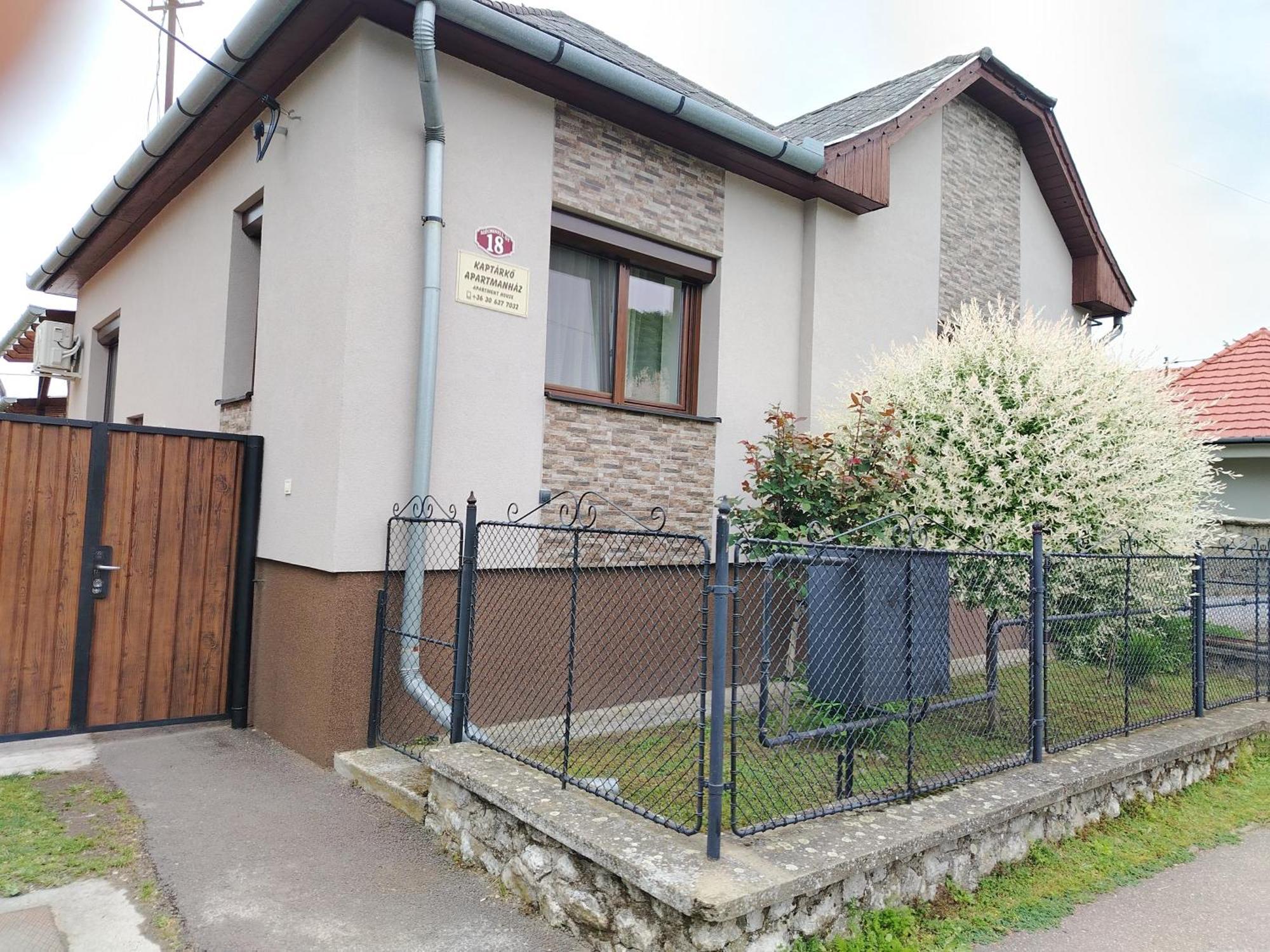 Kaptarko Apartmanhaz Demjén エクステリア 写真